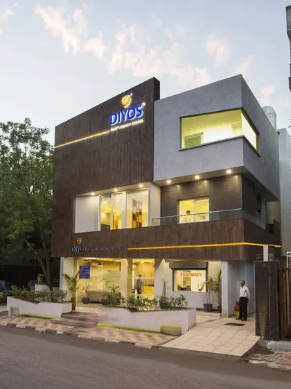 The Diyos Men’s Health Centre facade is inspired by conventional masculine characteristics, resulting in a rough and edgy texture. The design transmutes a residential exterior into a streamlined form that is a bold statement on the street.