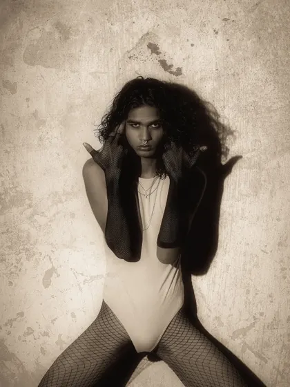 A powerful and confrontational pose. This image is all about attitude and creating a strong, memorable character.