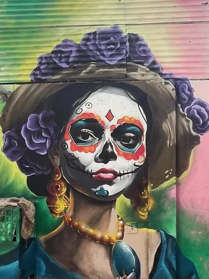 A commercial piece for a cafe that turned out really nice. I experimented with new techniques for the gold ornaments on this Day of the Dead-inspired portrait.