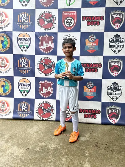 Mitya Patil from our Under-9 team receiving his well deserved Player of the Match award in the Monsoon League.