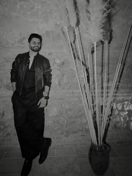 Another angle of the all-black outfit. It's all about finding the right pose and attitude.