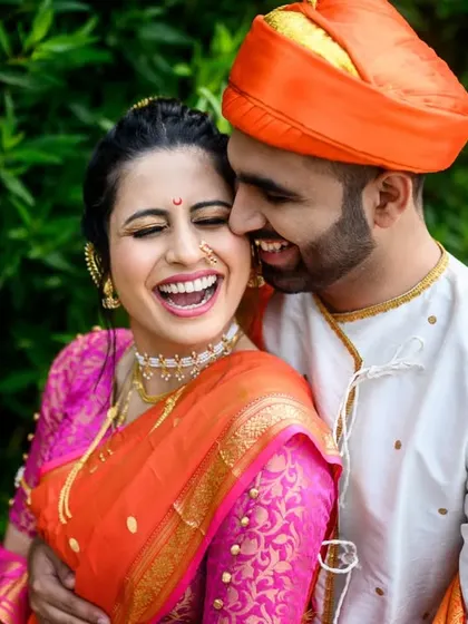 This is it. This is the kind of joy I live to capture. Shamika and Sumedh's laughter here is so real and infectious. My goal is to make you feel comfortable enough to forget the camera is even there, so we can get these purely happy, unposed couple photos.