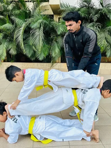 A fun and challenging team exercise to build core strength and trust among students.