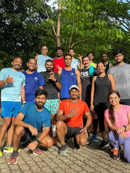 A great turnout for our 70-minute easy run. The energy of the group makes every run feel effortless.