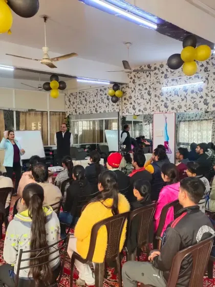 An interactive moment during the workshop. We ensure our sessions are not just one-way lectures but engaging discussions where students can ask questions and clarify their doubts.