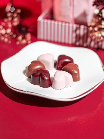 Little hearts for your favourite person in the world. Our Valentine's bonbons are a perfect small gesture of love.
