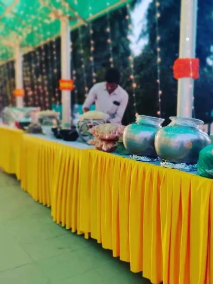 Our staff setting up the buffet for a Mehandi dinner. We arrive well in advance to ensure everything is perfectly in place before your guests arrive.