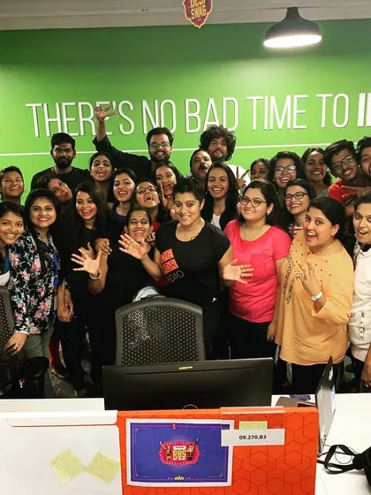 More happy faces from the Amazon corporate session. These parties are a proven way to reduce workplace stress and give your team a fun, shared memory they'll talk about for weeks.
