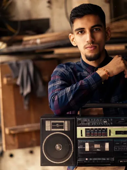 Adding a prop like this vintage boombox instantly sets a retro theme for Karan's shoot and adds a layer of storytelling.