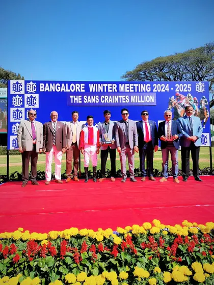 The presentation ceremony for The Sans Craintes Million with the winning team of Eternal Glory.