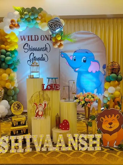 Another take on the popular jungle theme, this time for Shivaansh's first birthday. We used a golden curtain backdrop and animal print balloons to add a touch of glam to the wild adventure.