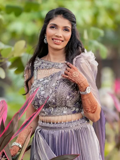 Our beautiful engagement bride, with her henna stain looking absolutely radiant in the natural light.