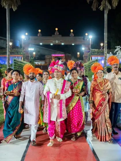 The groom's procession (Baraat) with his family as he makes his way to the wedding ceremony.