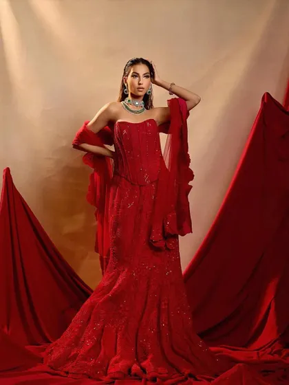 A dramatic, all-red look perfect for a bold bride or a high-fashion shoot. You'll learn how to use a single color in multiple textures to create a powerful, monochromatic statement.