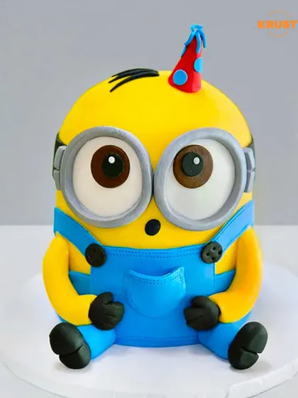 Another view of the impressive fondant Minion cake.