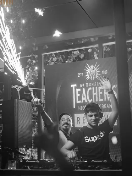 A great action shot from a branded event, complete with sparklers. I know how to work with event planners to create memorable, Instagrammable moments.