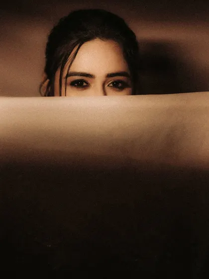 An artistic and mysterious bridal portrait. By framing just her eyes, I create a powerful image that draws you in and speaks to the soulfulness of the moment.