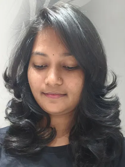 A simple yet elegant layered haircut that looks effortlessly stylish.