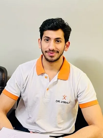 Introducing Dr. Mukul Besoya, the Head of our Noida branch. With four years of expertise in manual therapy and sports rehabilitation, his passion and knowledge are invaluable to our team and patients.