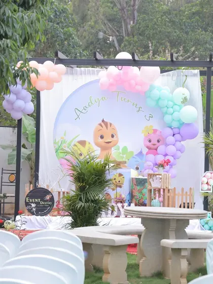 This photo shows how our Katuri theme looks in a garden setting. The natural greenery complements the decor perfectly.