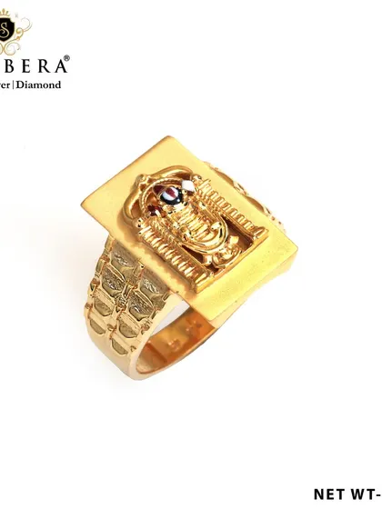 A closer look at the Tirupati Balaji ring, highlighting the detailed craftsmanship of the deity's form. This piece is designed to keep you connected to the divine and is a popular choice for spiritual jewellery.