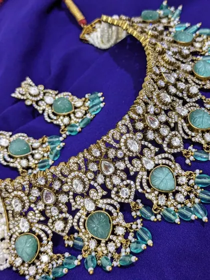 The full view of the baby-blue moissanite choker and earring set.