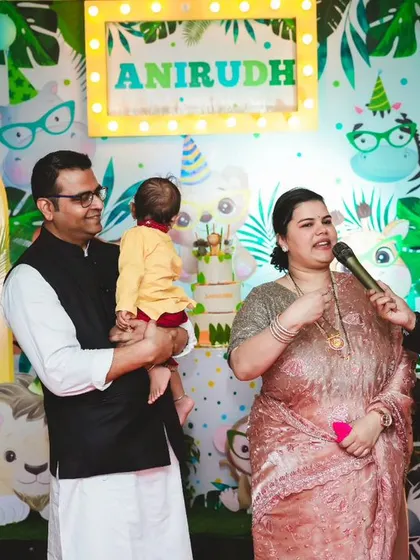 The family takes center stage to address their guests. I facilitate these moments to make them feel special.
