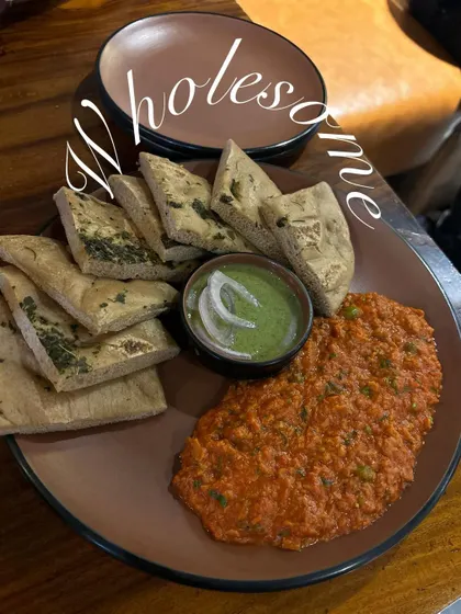 A wholesome meal of keema with kulcha. Sharing my love for food, one delicious plate at a time.