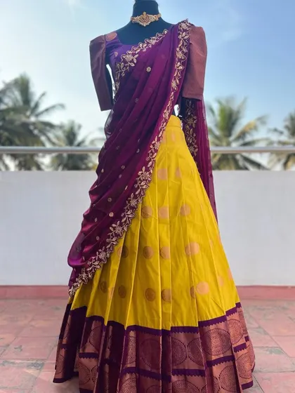 This vibrant combination is perfect for a festive celebration.