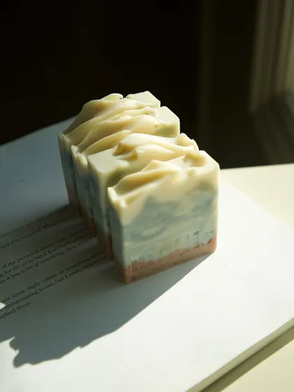 The textured top of this bar is designed to look like gentle waves.