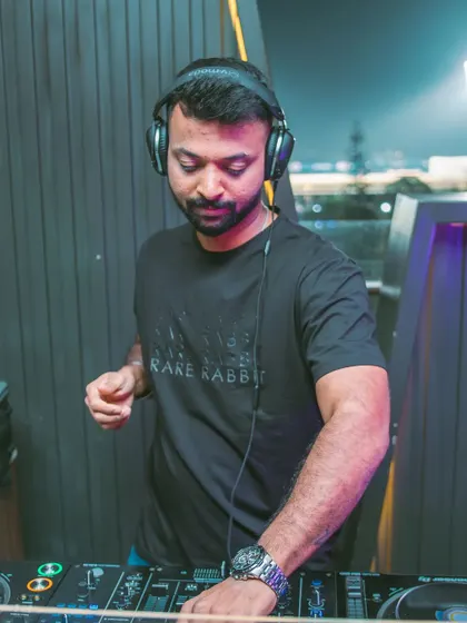 A more serious, focused look from the same event. It's a balance of fun and concentration.
