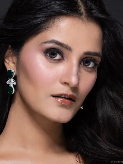 A beauty close-up of a pageant contestant, showcasing a polished and camera-ready makeup look. I specialize in creating strong headshots for pageant portfolios.