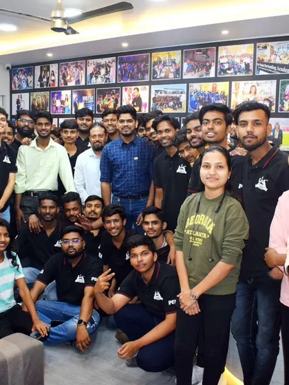 A full class photo showing the large number of students who trust us for their bartending education.