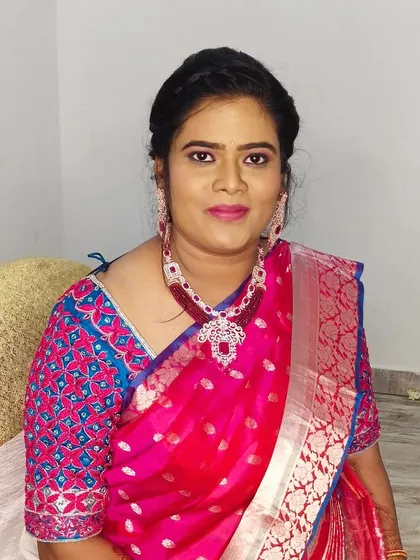 Sarita looking beautiful and natural for her cousin's wedding. This look is perfect for those who want makeup that enhances without feeling heavy.