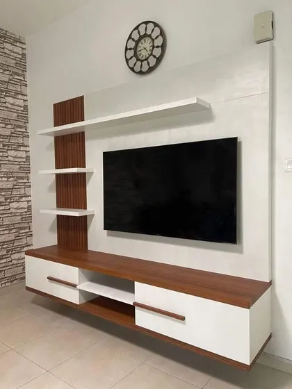 Simple and chic. This TV unit features a white top and wood-faced console, with minimalist open shelving for a clean and uncluttered look. The wall-mounted design saves floor space.
