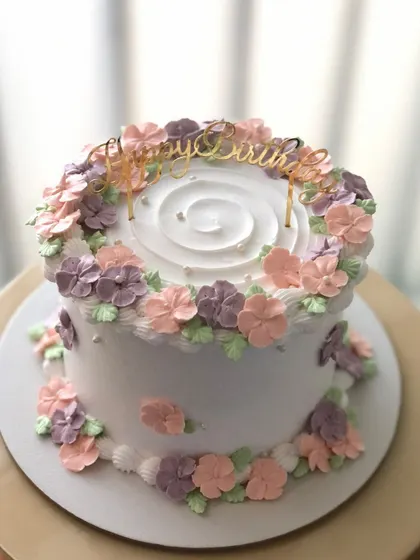 Another angle of the pastel floral cake.