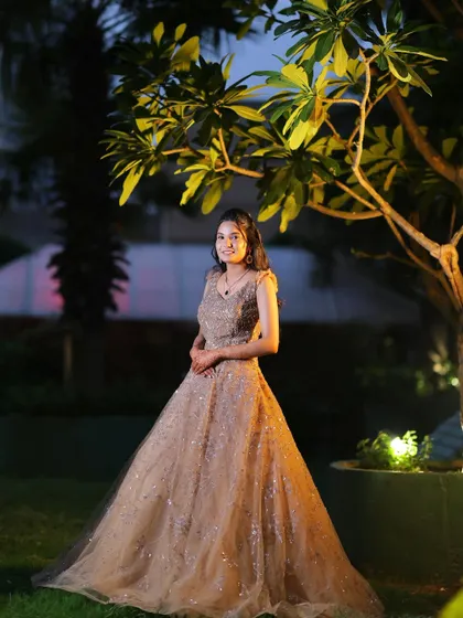 Another beautiful outdoor portrait. This kind of soft glam is very popular for pre-wedding events in the Delhi NCR area.