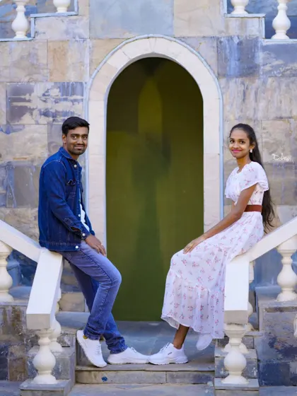 A relaxed and happy pose on a set of stairs. I aim to make my couples feel comfortable to capture their natural chemistry.
