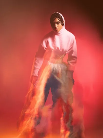 From a Ponny Mag editorial, this image uses a Fresnel sheet to create a unique, distorted light effect, blending texture and color.