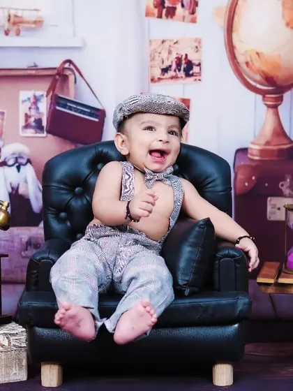 A big, happy laugh from our little vintage traveler.