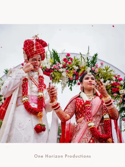A playful moment at the mandap. I believe in embracing the fun and candid parts of a wedding, and our choreography reflects that stress free spirit.