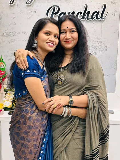 A dream come true moment with my mentor. Receiving my certificate from her was an unforgettable experience that has shaped my journey as an artist and a teacher.