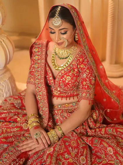 Blended, beautiful, and bridal. This look is the epitome of beauty, with a perfect balance between a flawless base and sharp, smokey eyes.