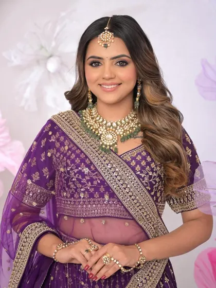 Another beautiful shot of the soft curls, a versatile style that works for any wedding function.