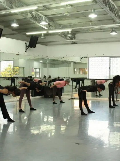 A wide view of our contemporary dance workshop in our Ulsoor headquarters. The spacious, mirrored studio allows every student to focus on their form and alignment as they move together.