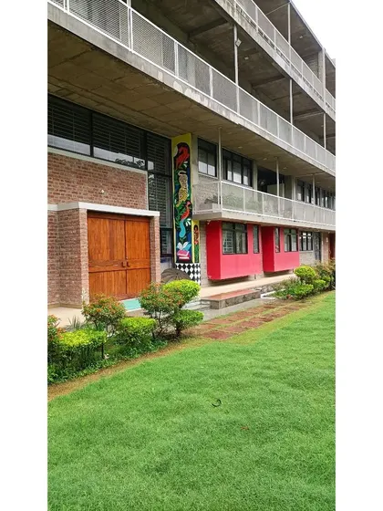 A duplicate of image 99, showing the Eklavya campus exterior.