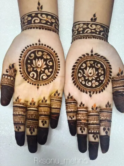 This collection showcases my love for minimalist mandalas and motifs. These designs are perfect for guests or anyone seeking a simple yet elegant touch of henna art.