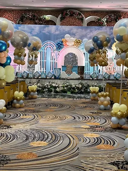 A duplicate of ID 304, showing the impressive scale of the hall decorations for the joint birthday party.