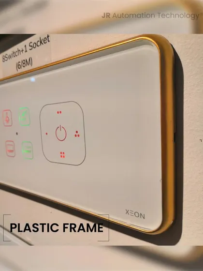 This Xeon smart touch panel features a classic plastic frame with a gold finish, offering a durable and stylish option. It combines an 8-switch configuration with a socket for complete functionality.