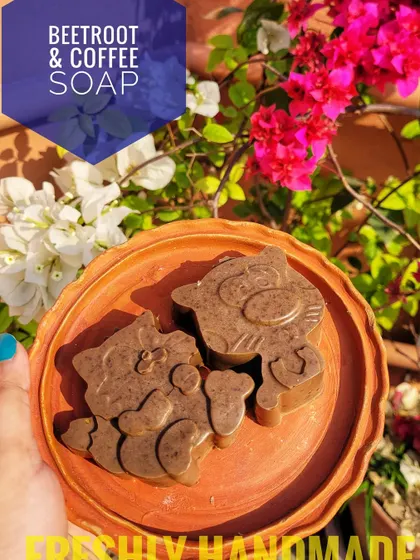 This Beetroot and Coffee soap is a fantastic anti-aging bar. It helps reduce blemishes, depuff the skin, and prevent wrinkles, leaving your skin feeling tight and bright.